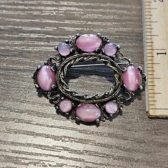 Vintage Miracle Pink Moonglow Prong Set in Silver Oval Brooch - Picture 3 of 6